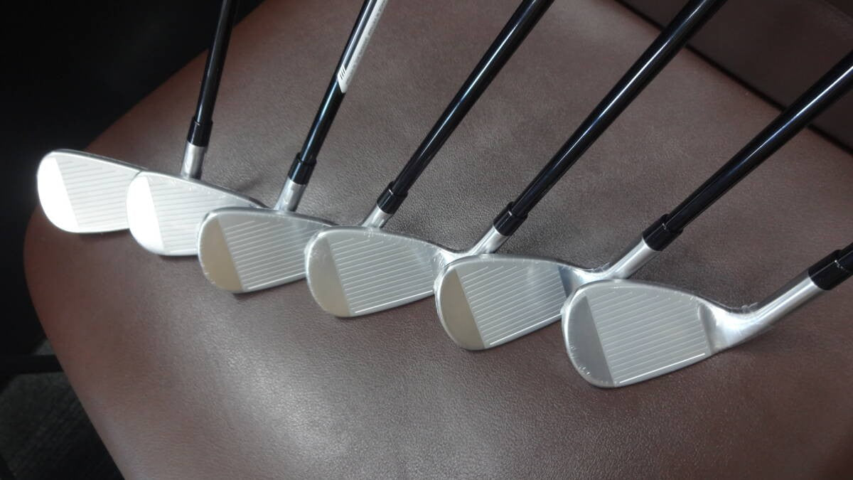 TaylorMade Qi Max Iron Set 6pcs #6-PW AW REAX 75 S Japan Spec - photo 2